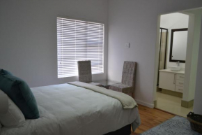 3 Kiaat Suites